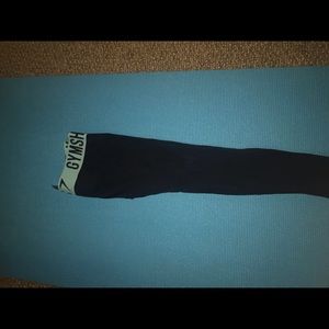 Small Gymshark cropped fit leggings